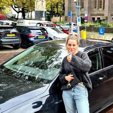 Bij rijschool Vlam in 1 keer geslaagd voor auto rijexamen en rijbewijs binnen